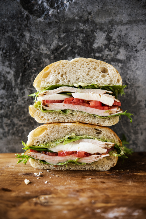 Kana-mozzarellasämpylät full.png